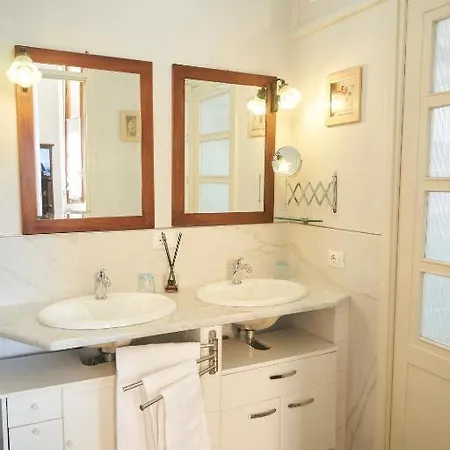 Tina Fronte Mura Con Terrazza Privata Apartamento *